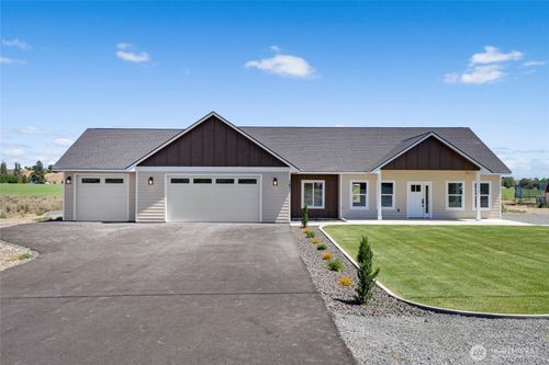 7471 Redmond Rd Ne, Moses Lake, WA, 98837-9215 | Card Image