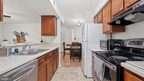 j-11238 Torrie Way, BEALETON, VA, 22712-7067 | Card Image