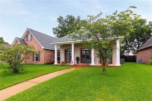 216 Grand Lakes Blvd, Alexandria, LA, 71303-5824 | Card Image