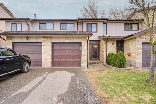 21 Dawson Cres, Brampton, ON, L6V3M5 | Card Image