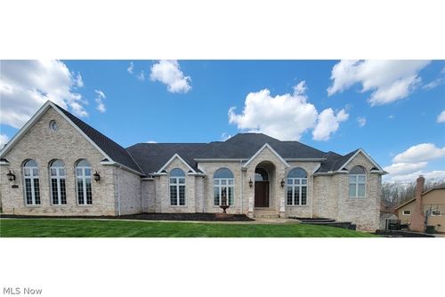 10584 Queens Way, North Royalton, OH, 44133-7202 | Card Image