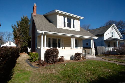 93 Hollister St, Manchester, CT, 06042-3561 | Card Image