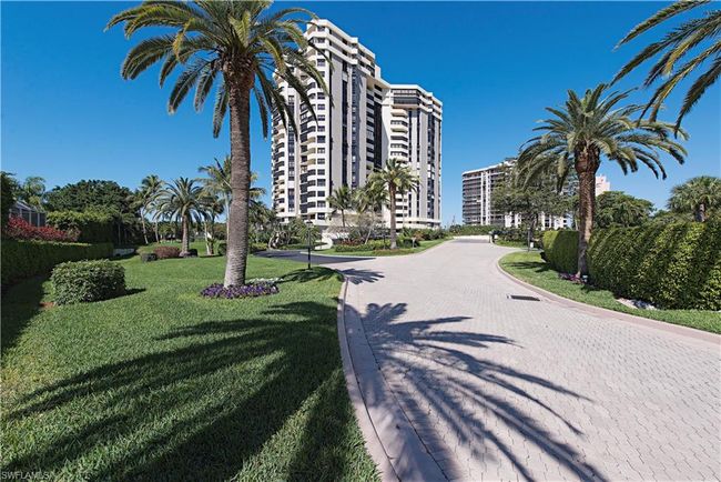 APT-803 - 6001 Pelican Bay Blvd, Condo with 2 bedrooms, 3 bathrooms and 1 parking in NAPLES FL | Image 20