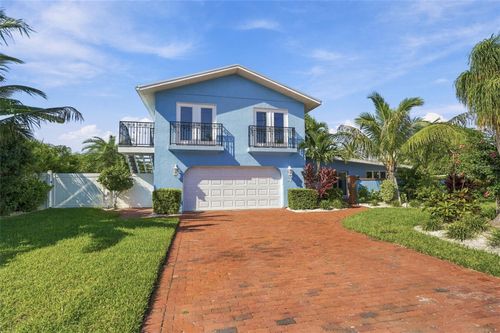 528 Key Royale Dr, HOLMES BEACH, FL, 34217-1226 | Card Image