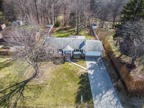 4271 13th St, Jordan Station, ON, L0R1S0 | Card Image