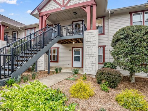 2403 Deermouse Way, Hendersonville, NC, 28792-7401 | Card Image
