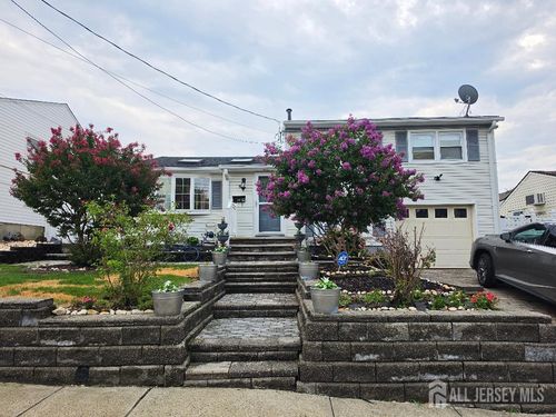 9 Florence Dr, Parlin, NJ, 08859-1810 | Card Image