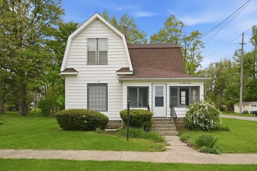 127 N Kinney St, Angola, IN, 46703-1321 | Card Image