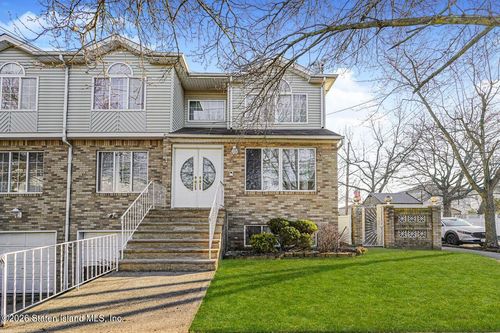 43 Redgrave Ave, Staten Island, NY, 10306-3618 | Card Image