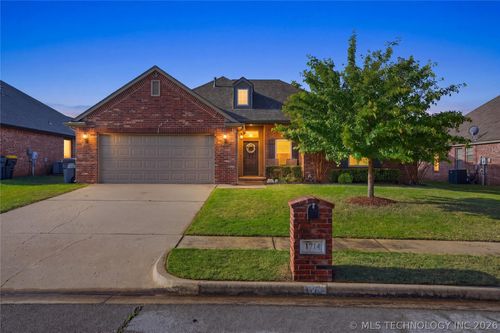 1714 W 119th Pl S, Jenks, OK, 74037-4379 | Card Image