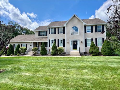 35 E Lantern Rd, Smithfield, RI, 02917-2370 | Card Image
