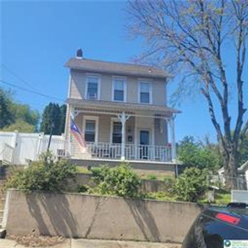 440 New St, Freemansburg, PA, 18017-6849 | Card Image