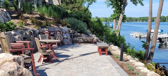 A Second, More Quiet Patio Set in the Embankment | Image 5