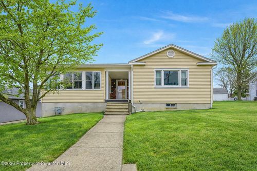 211 Green St, Dunmore, PA, 18512-2725 | Card Image