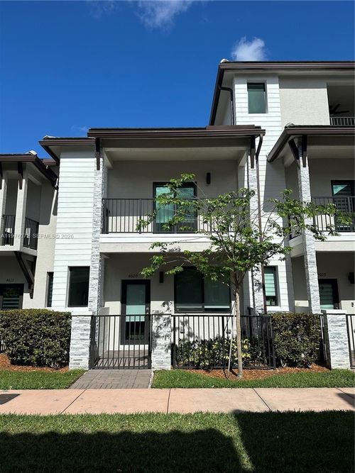 0-4609 Nw 83rd Path, Doral, FL, 33166-5951 | Card Image