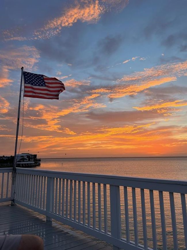 1640 Windsong Way, House other with 3 bedrooms, 5 bathrooms and 2 parking in Tiki Island TX | Image 42