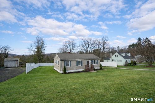 24 Park Ln W, New Milford, CT, 06776-2322 | Card Image