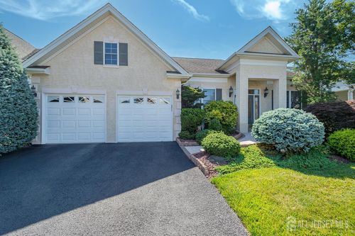 84 Riviera Dr, Monroe, NJ, 08831-8905 | Card Image