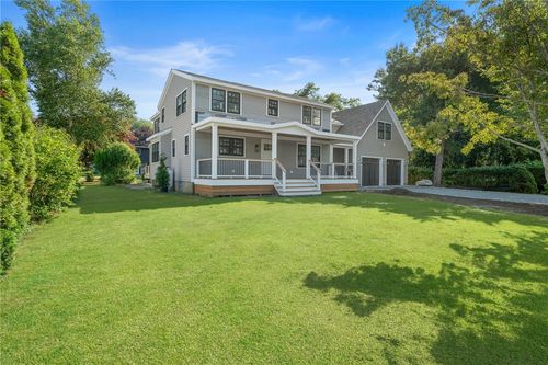 26 Westmoreland St, Narragansett, RI, 02882-3944 | Card Image