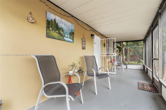 426 Sw 26 Th Rd, House other with 4 bedrooms, 3 bathrooms and null parking in Miami FL | Image 34