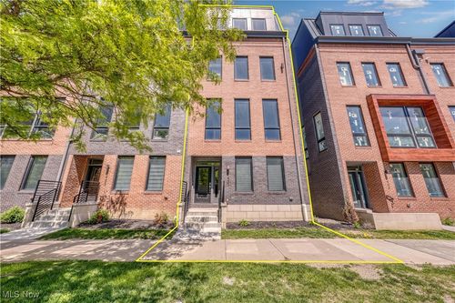 1431 Superior Ave E, Cleveland, OH, 44114-2911 | Card Image