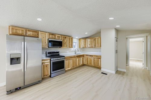 4211 E 100th Ave, Thornton, CO, 80229-3014 | Card Image