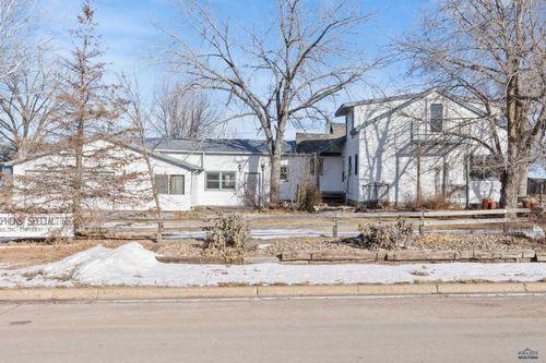 318 4th Ave, Wall, SD, 57790 | Card Image