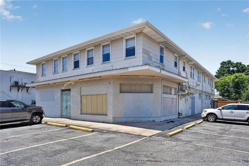 b-801 Live Oak St, Metairie, LA, 70005-1267 | Card Image