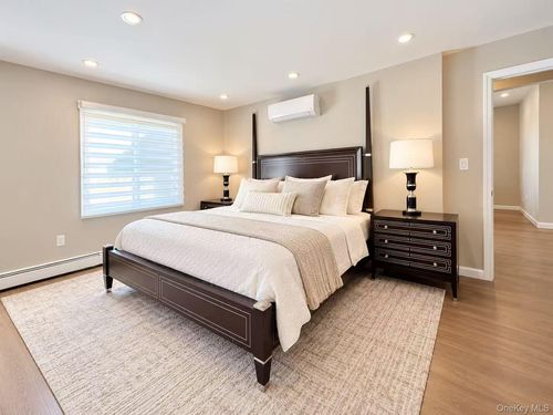 7 Virginia Ave, Port Washington, NY, 11050-2834 | Card Image
