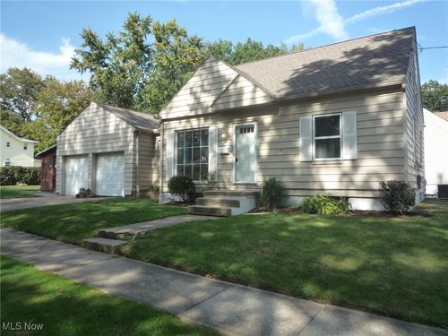 2827 Norwood St, Cuyahoga Falls, OH, 44221-2260 | Card Image