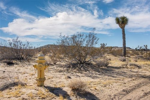 4 Burke Rd, Landers, CA, 92285 | Card Image