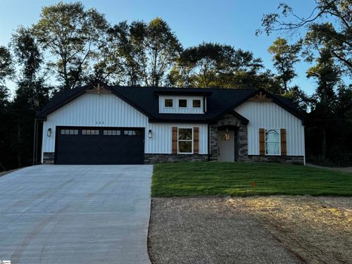 135 Westwood Cir, Anderson, SC, 29626-5947 | Card Image