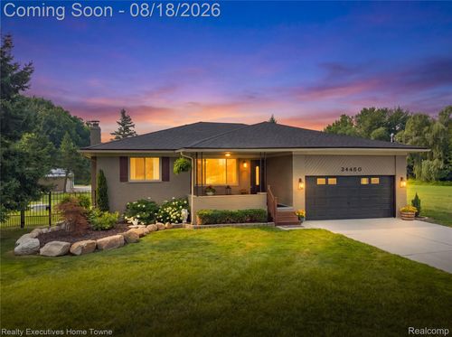 24450 Chapman Rd, Macomb, MI, 48042-2718 | Card Image