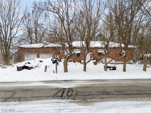 7202 Woodland Ave, Chagrin Falls, OH, 44023-3728 | Card Image