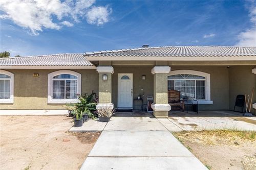 18936 Rocksprings Rd, Hesperia, CA, 92345-6721 | Card Image