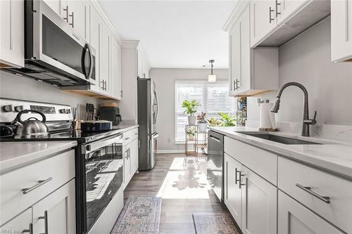 451 Benlea Cir, Virginia Beach, VA, 23454-3284 | Card Image