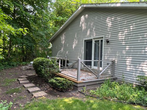 3653 Ramblewood Dr, Port Huron, MI, 48060-1574 | Card Image