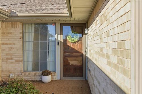 122 Bowerwood Dr, Chickasha, OK, 73018-7704 | Card Image