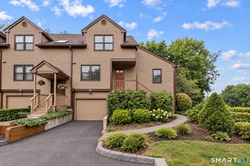 10-10 Edgehill Cir, Monroe, CT, 06468-2634 | Card Image