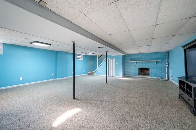 2425 Us Route 30, House other with 3 bedrooms, 2 bathrooms and 2 parking in Hookstown PA | Image 19