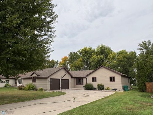 1422 14th Ave N, Wahpeton, ND, 58075-5011 | Card Image