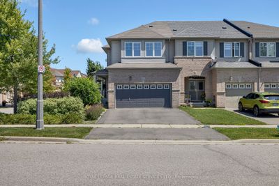 2037 Trawden Way, Home with 3 bedrooms, 3 bathrooms and 4 parking in Oakville ON | Image 2