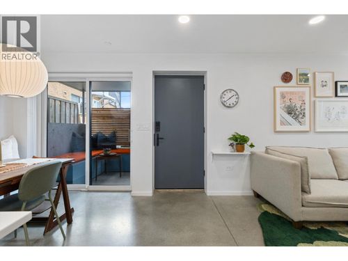 2333 Napier St, Vancouver, BC, V5L2P4 | Card Image