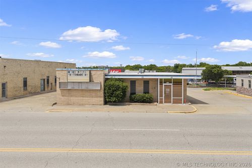 811 W Broadway St, Ardmore, OK, 73401-4526 | Card Image