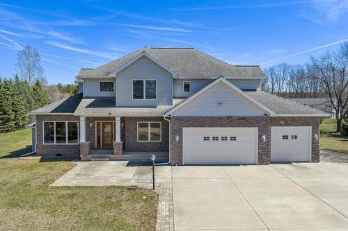 S4185 Whispering Pines Dr, Baraboo, WI, 53913-8109 | Card Image