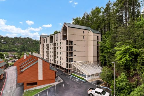 205-413 Baskins Creek Rd, Gatlinburg, TN, 37738-3558 | Card Image