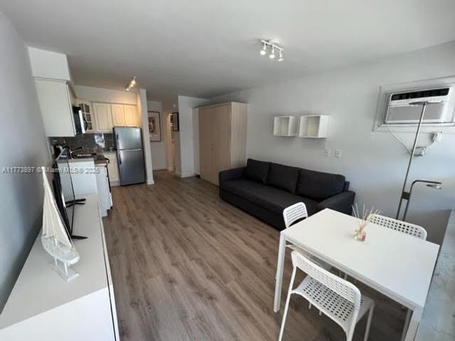 APT-17 - 4228 N Ocean Dr, Condo with 0 bedrooms, 1 bathrooms and null parking in Lauderdale By The Sea FL | Image 5