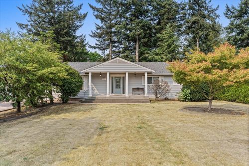 6895 Centennial Dr, Chilliwack, BC, V2R1J7 | Card Image
