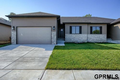836 Linwood Ln, Lincoln, NE, 68505-9404 | Card Image