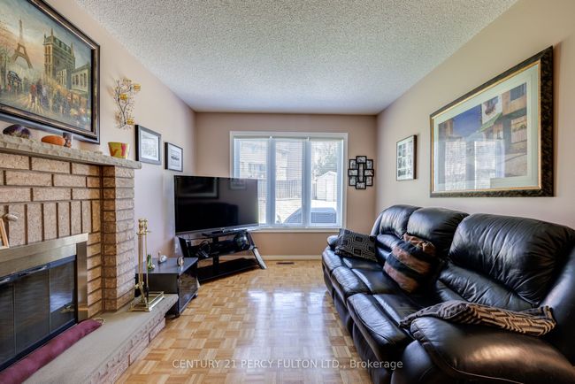 249 Mossbrook Sq, House other with 4 bedrooms, 4 bathrooms and 2 parking in Pickering ON | Image 11